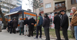 Eskişehir'de uygun fiyatlı 'Halk Pide' kuyrukları oluştu