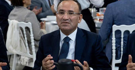 'Paralel baro' iftarına katılan Bozdağ: Hiçbir baro tarafından bir iftar düzenlendiğini hatırlamıyorum