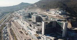 Üç aydır maaş alamayan şehir hastanesi çalışanları iş bıraktı: Direnmeye devam edeceğiz