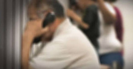Cezaevindeki saldırıları ve işkenceyi anlattığı sırada telefon kesildi