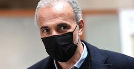 Oxford'lu ilahiyat profesörü Tarık Ramazan beş kadına tecavüzle suçlanıyor