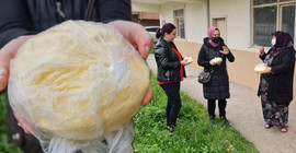 Kapı kapı dolaşıp tereyağı diye margarin ve patates püresi karışımı sattılar