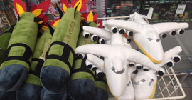 Kiev'de mağazalar oyuncak füze satıyor