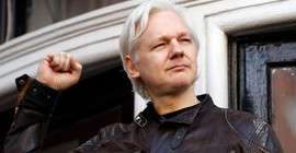 Julian Assange bir sersem değil: Eleştirel Sol, kurulu düzene payanda oluyor
