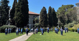 Boğaziçi akademisyenleri arkalarını 323. kez rektörlük binasına döndü