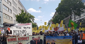 Sınırötesi harekat Düsseldorf'ta protesto edildi