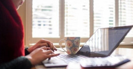 İngiltere'de evde çalışma düzeni için düşük maaş şartlı teklif