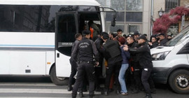 İHD: Taksim yasağı kabul edilemez, gözaltına alınanlar derhal serbest bırakılsın