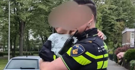 Hollanda’da 4 yaşında bir çocuk annesinin arabasıyla kaza yaptı