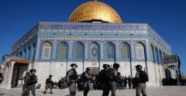 Yahudi yerleşimciler Mescid-i Aksa'da İsrail bayrağı açtı, çatışma çıktı