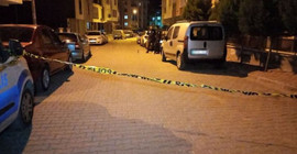 Manisa'da genç kadına evinin önünde silahlı saldırı