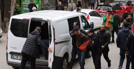 HDP önünde darp edilerek gözaltına alınan avukat ve gazete dağıtımcısı serbest bırakıldı