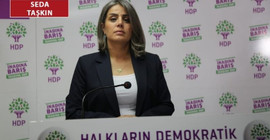 Başaran: Siyah çelengi aileler bırakmadı, polisler bıraktı