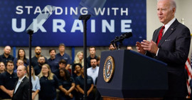 Biden, Ukrayna'ya silah verilmesini kolaylaştıracak yasayı imzaladı