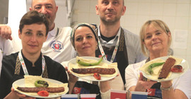 Adana'da kebap yapmayı öğrenen İtalyan şefler: Avrupa döneri 'kebap' diye biliyor