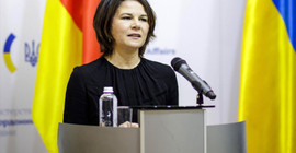 Almanya Dışişleri Bakanı Baerbock Kiev'de