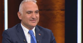 Bakan Ersoy'dan müzik kısıtlaması yorumu: Yaşam tarzına müdahale gibi algılatılması bencil ve sinsice