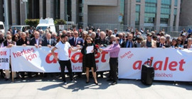 Avukatların Adalet Nöbeti: Gezi'yi savunmaya devam edeceğiz