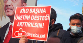 Rize'ye yürümesi engellenen çay üreticilerinden Trabzon'da eylem