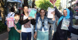 Ağaçlar kitap açtı: 5 bin kitap dakikalar içinde toplandı