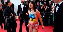 75. Cannes Film Festivali'nde çıplak protesto