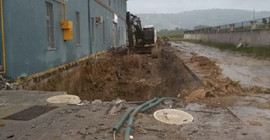 30 milyon liraya mal olan devlet hastanesini su bastı