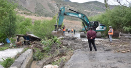 HES barajı borusundaki patlama heyelana yol açtı: 10 ev boşaltıldı