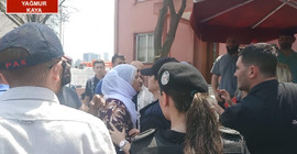 'Adalet Nöbeti' öncesi kafede oturan tutuklu yakınları gözaltına alındı