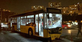 İstanbul'da otomobil İETT otobüsüne çarptı: 1 ölü, 4 yaralı