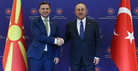 Çavuşoğlu'ndan Yunanistan'a: İhlaller devam ederse Adaların egemenliği tartışılır