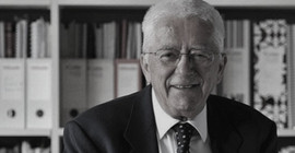 Tarhan Erdem hayatını kaybetti