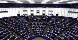 AB'de benzinli ve dizel otomobil satışları 2035'ten itibaren yasaklanacak