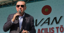 Van'da konuşan Erdoğan, 1982'de kurulan üniversite için 'Biz kurduk' dedi
