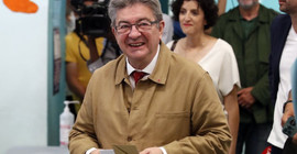 Fransa'da parlamento seçimleri: Macron ile Melenchon başa baş gidiyor