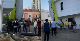 Kayseri'de iki paraşütçü havada çarpışınca villaların çatısına düştü