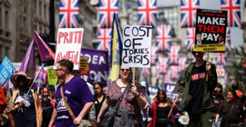 İngiltere'de halk hayat pahalığına karşı yürüdü
