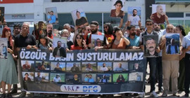 Tutuklanan meslektaşları için Diyarbakır’a gelen gazeteciler: Yükü omuzlamaya geldik