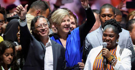 Kolombiya'da cumhurbaşkanlığı seçimini solcu aday Gustavo Petro kazandı