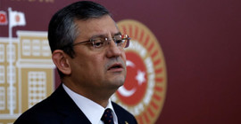 CHP'li Özel’den Ankara kulisi: Kirli çamaşırlar meydana saçılmadan krizi muhalefetin kucağına atacaklar