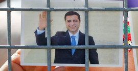 Demirtaş: AKP'nin atacağı her adım ucuz seçim hesaplarından öte anlam taşımaz