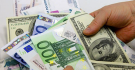 Dolar tırmanıyor, Euro rekor kırdı
