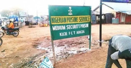 Nijerya'daki hapishane baskınında yaklaşık 900 mahkum firar etti