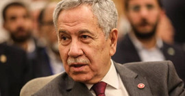 Bülent Arınç: Rektör seçimde kendi aleyhine çalışan akademisyeni KHK listesine koydu