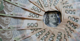 Ukrayna döviz rezervlerini korumak için para birimini devalüe etti