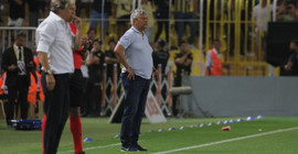 Kiev'e elenen Fenerbahçe taraftarının 'Putin' sloganı Lucescu'yu kızdırdı: Yazık