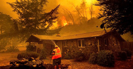 Kaliforniya’da yılın en büyük yangını, Kentucky’de sel