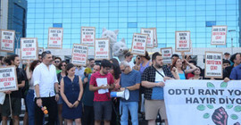 ODTÜ’lüler belediye önünde seslendi: Mansur elini ODTÜ’den çek