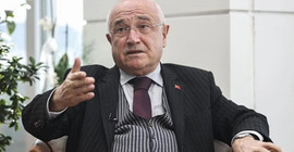 Cemil Çiçek, Erdoğan'ı eleştirdi: Siyasette adama kirlettiği testiden su içirirler