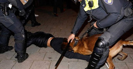 Hollanda polisinden eylemcilere müdahale