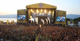Sanatçılardan festival yasaklarına tepki: Şaşırmayı bırakıp örgütlenelim